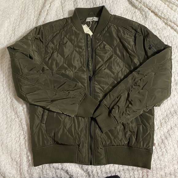 NWT Men’s Sovereign Code Quilted Bomber - Picture 3 of 5